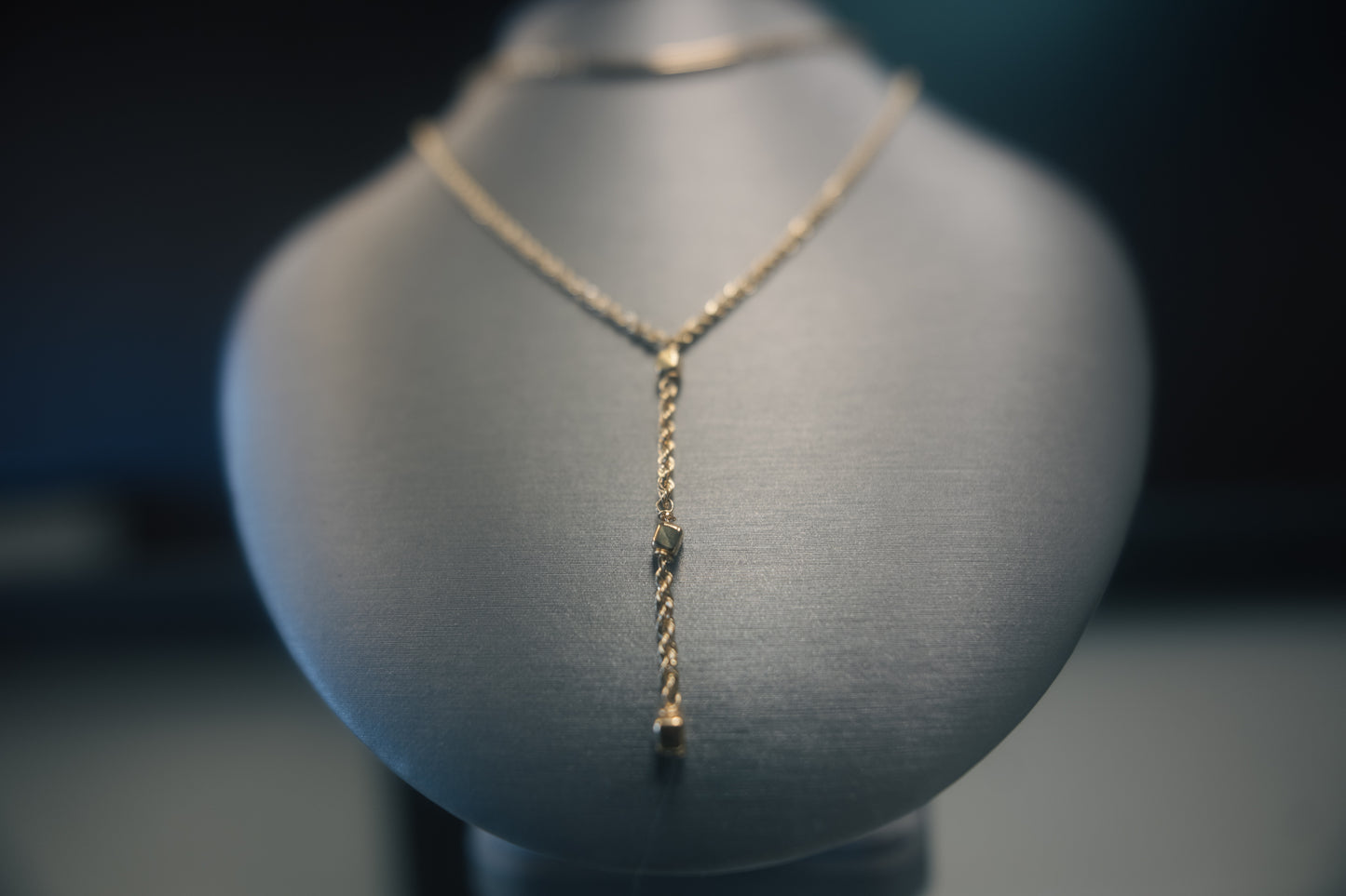10kt Elegant Necklace