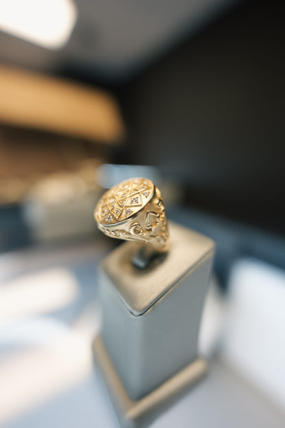 10kt Stone Flower Ring