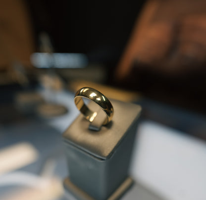 10kt Wedding Band