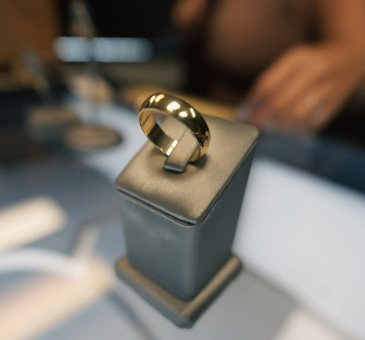 10kt Wedding Band