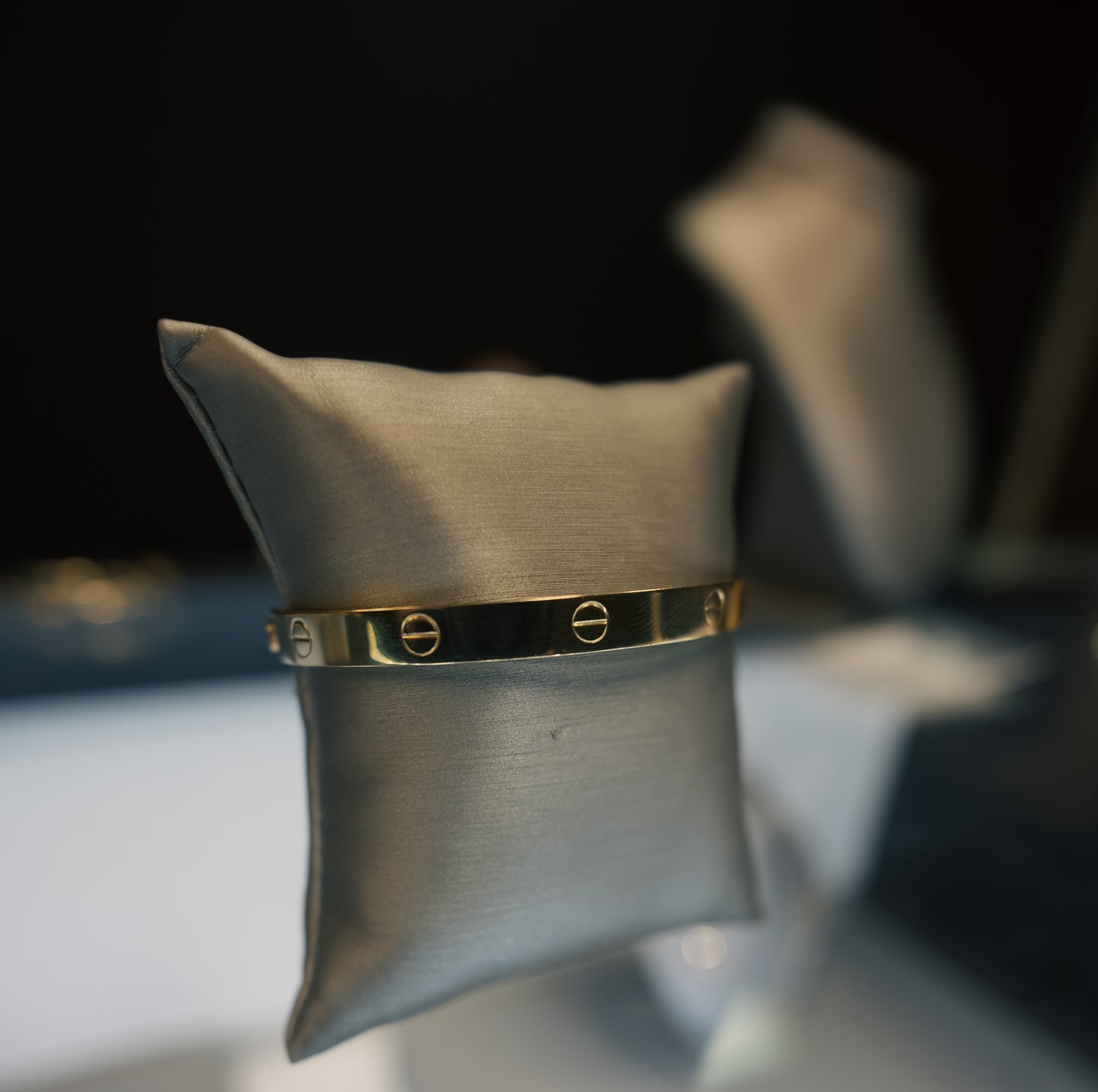 10kt Screw Bangle Bracelet