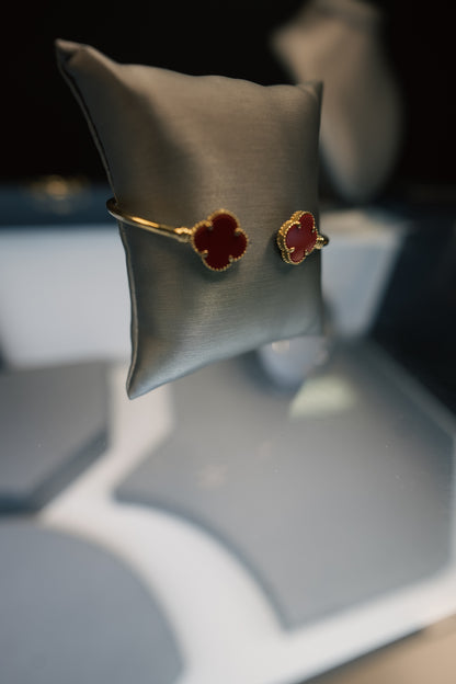 10kt Clover Bangle Bracelet