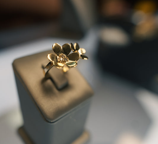 10kt Daisy Ring