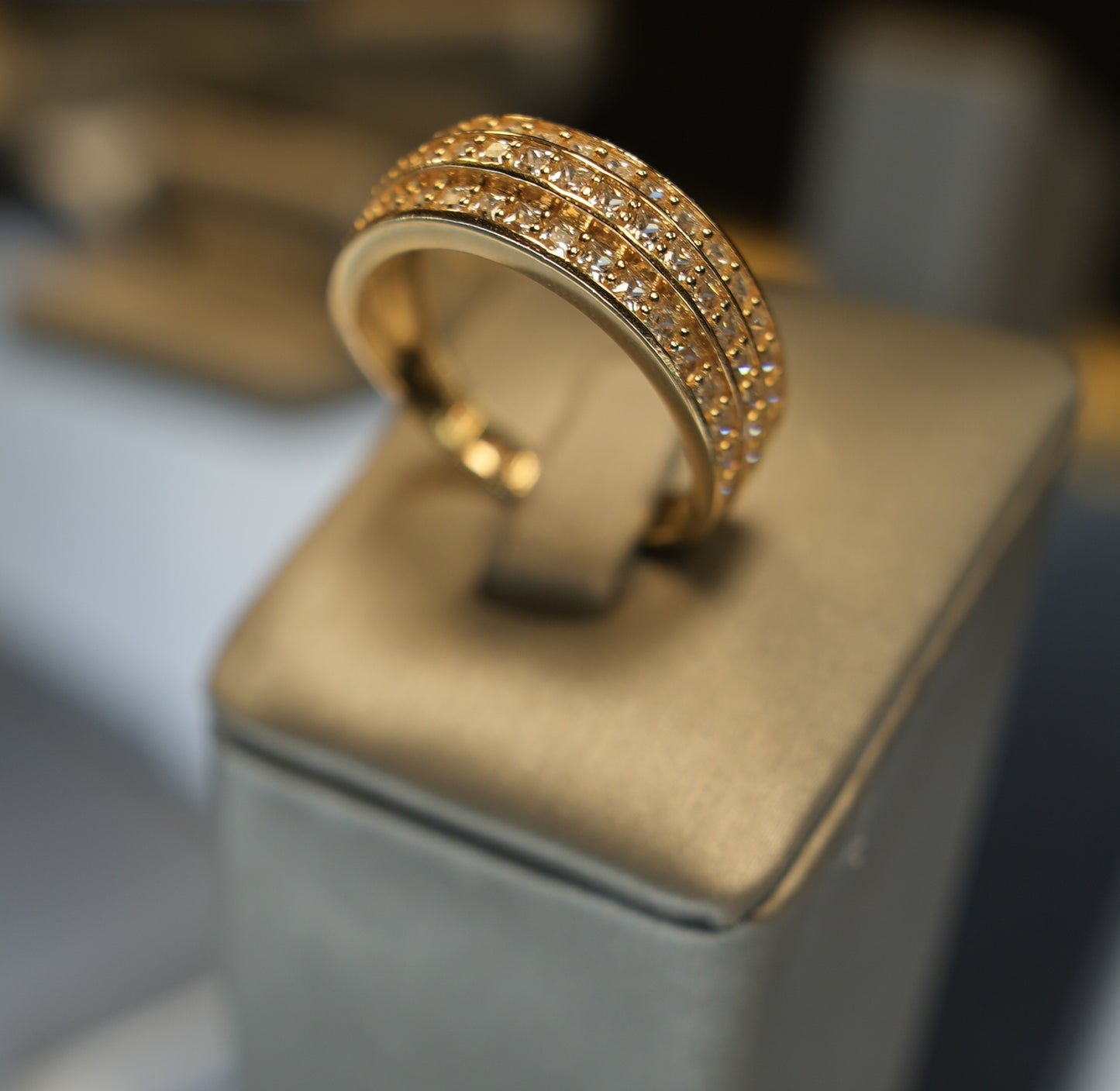 10kt Tri-Row Wedding Band